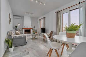 Fernseher, Kamin