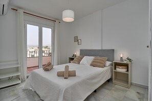 2 makuuhuonetta, silitysrauta/-lauta, ilmainen Wi-Fi, vuodevaatteet