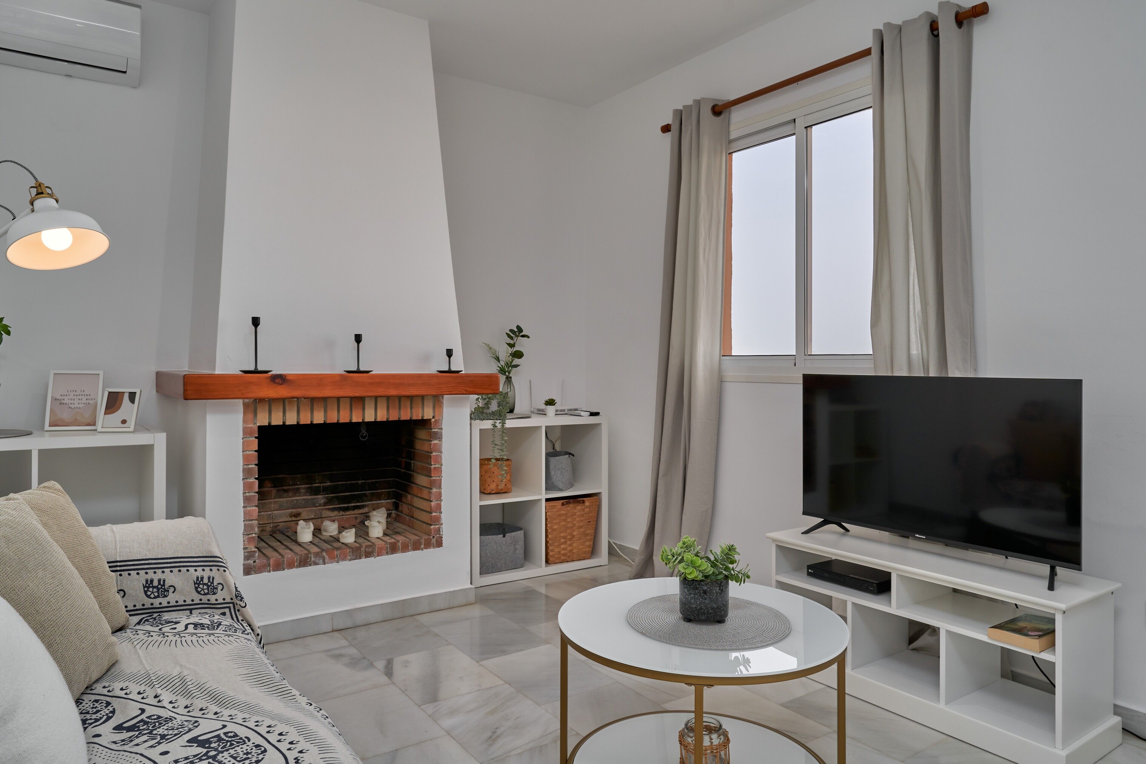 Holiday Apartment "Nerja" With Sea View, Shared Pool & Wi-fi - Nerja
