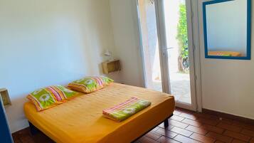 1 bedroom, iron/ironing board, free WiFi, bed sheets