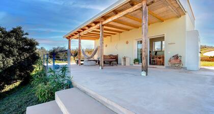Villa "Casa Romantica" mit Gemeinschaftspool, 2 privaten Terrassen und WLAN