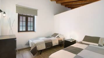 3 bedrooms, iron/ironing board, free WiFi, bed sheets