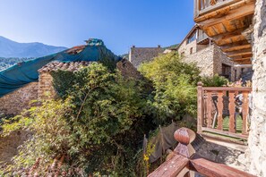 Property grounds - Holiday Home "Cal Barral" with Mountain View, Balcony & Wi-Fi (Ansovell)