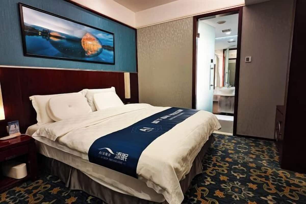 واي فاي مجانًا وملاءات أسرّة