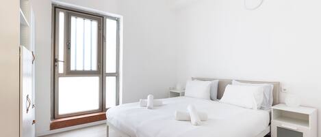 2 chambres, fer et planche à repasser, Wi-Fi gratuit, draps fournis