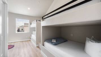 5 bedrooms, iron/ironing board, travel crib, WiFi (free)