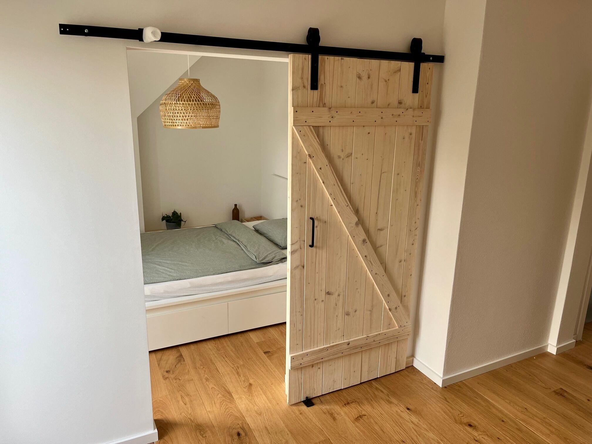 2 Schlafzimmer, Reisekinderbett, kostenloses WLAN, Bettwäsche