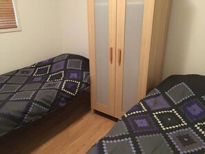 2 chambres, bureau, accès au Wi-Fi (inclus), literie fournie