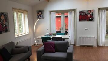 Televisie, boeken en een stereo