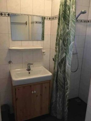 Hair dryer, towels