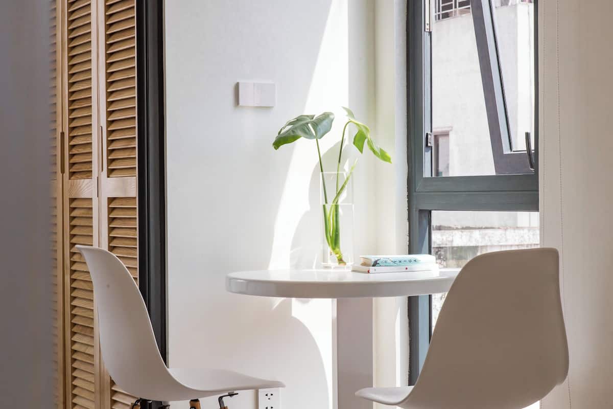 Premium bedding, pillowtop beds, desk, laptop workspace