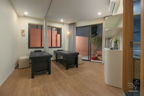 Couples treatment room(s), body treatments, aromatherapy - Central Westlake Residence 2 - By Pegasy Group (Hanoi)