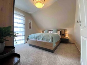 3 soveværelser, skrivebord, strygejern/strygebræt, weekendseng