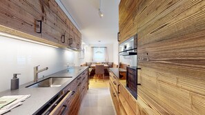 Réfrigérateur, four, plaque de cuisson, lave-vaisselle