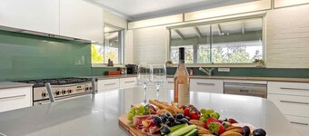 Martha's Homestead - A relaxing Lovedale getaway