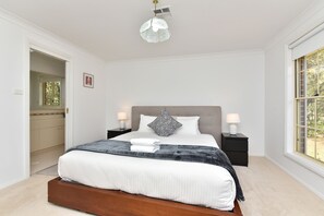 4 habitaciones, escritorio, wifi gratis y ropa de cama 