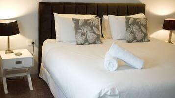 1 chambre, bureau, fer et planche à repasser, Wi-Fi gratuit