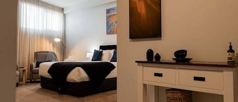 1 chambre, bureau, fer et planche à repasser, Wi-Fi gratuit