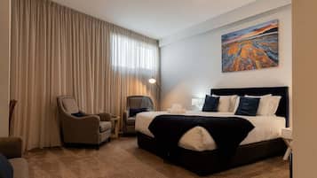 1 quarto, escrivaninha, ferros/tábuas de passar roupa, Wi-Fi de cortesia