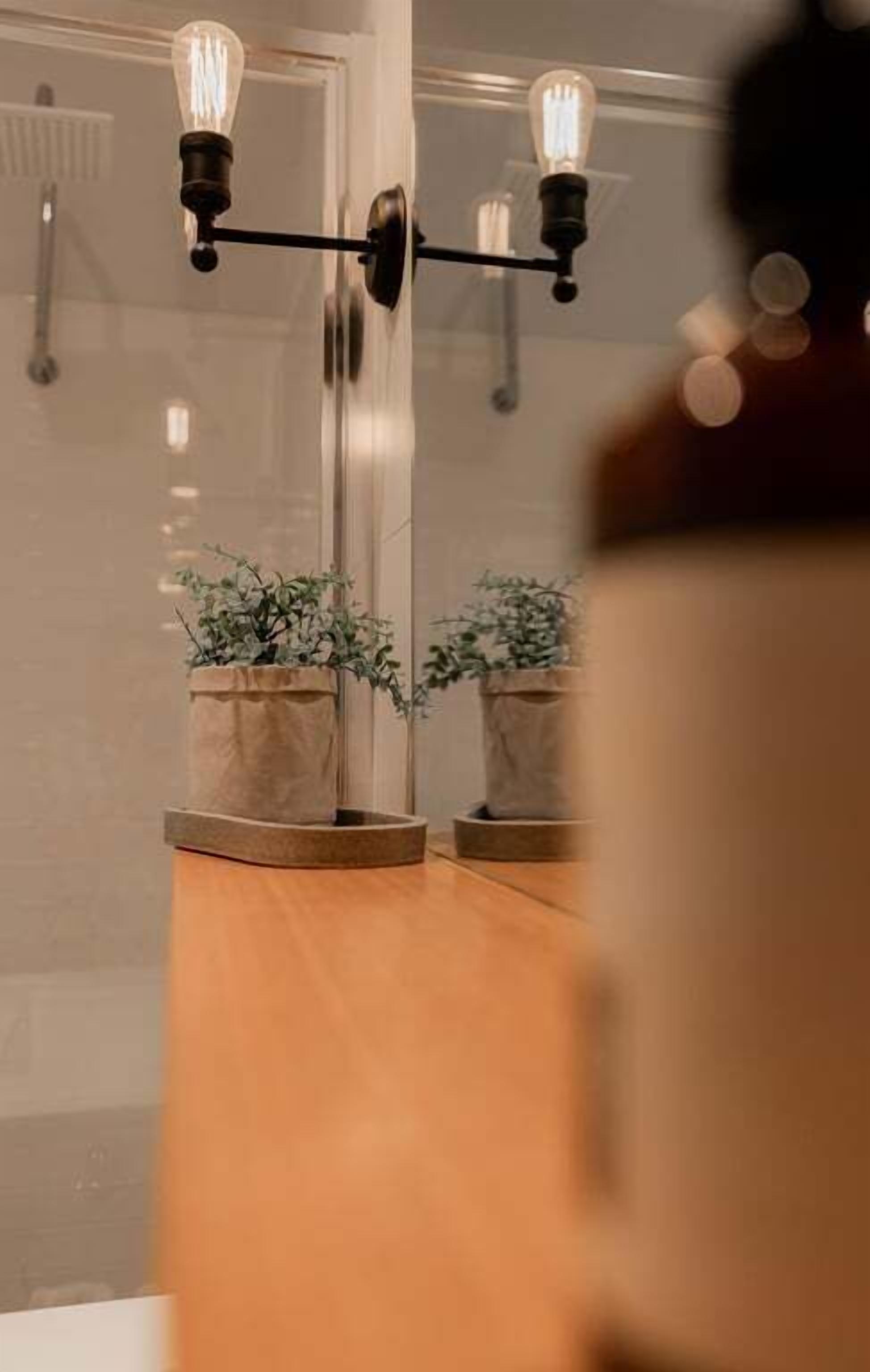 シャワー、ヘアドライヤー、タオル