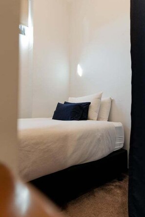 2 dormitorios, escritorio, tabla de planchar con plancha y wifi gratis