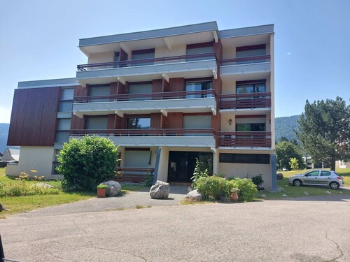 Cozy 3* apartment for 6, near slopes, with parking