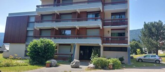 Cozy 3* apartment for 6, near slopes, with parking