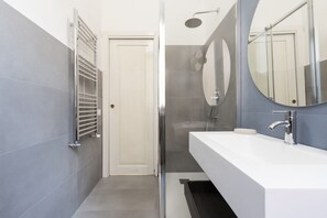 Dusche, Bidet