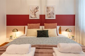 1 slaapkamer, een strijkplank/strijkijzer, wifi, beddengoed