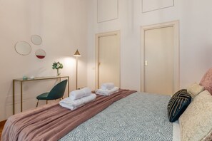1 habitación, tabla de planchar con plancha, wifi y ropa de cama 