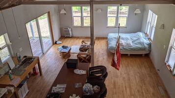 1 dormitorio, escritorio, wifi gratis y ropa de cama