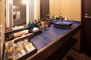 Hair dryer, towels
