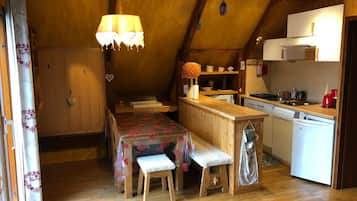 Réfrigérateur, micro-ondes, lave-vaisselle, cafetiÚre/bouilloire