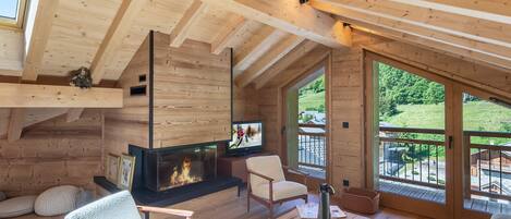 Télévision, cheminée