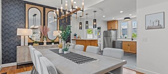Midtown Martini - Hot Tub + King Bed(s) + Gaming + Walk to KC Streetcar!