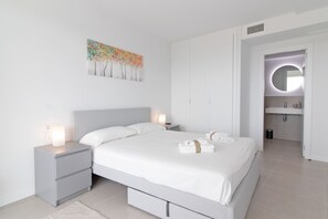 1 habitación, tabla de planchar con plancha, wifi gratis y ropa de cama 