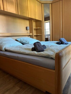 2 bedrooms, WiFi, bed sheets