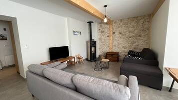 Télévision, cheminée