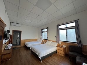 Standard Quadruple Room, 2 Double Beds | Down comforters, free WiFi - Lao Fan Home (Daren)