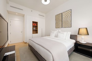 Deluxe Apartment | 3 bedrooms, desk, free WiFi, bed sheets