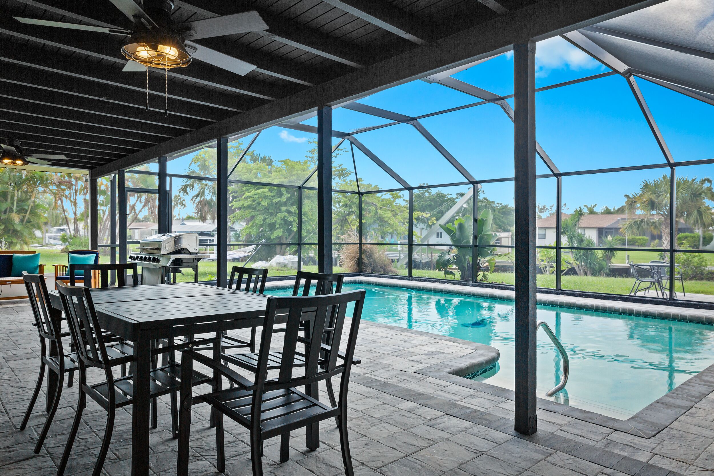Port Charlotte Paradise - Gorgeous Waterfront Views!