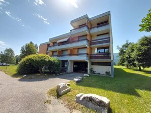 Exterior - Apartment for 6, balcony, pets allowed, near skiing (Autrans-Méaudre en Vercors-Autrans)