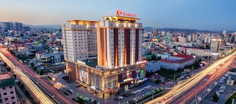 The Family and Travel Buddies Will Enjoy This Centrally Located Spacious Place