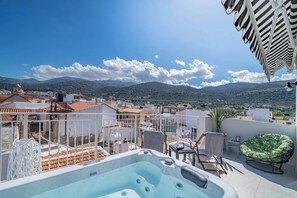 Apartment, 1 Bedroom, Smoking, Balcony | Outdoor spa tub