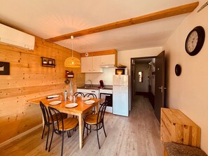 Refrigerador, microondas, lavavajillas, cafetera/tetera