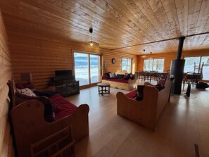 TV, fireplace - Bright house near the slopes in Méaudre - 8 people (Méaudre)