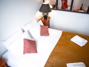 Comfort appartement | Luxe beddengoed, bedden met traagschuimmatrassen, gratis wifi