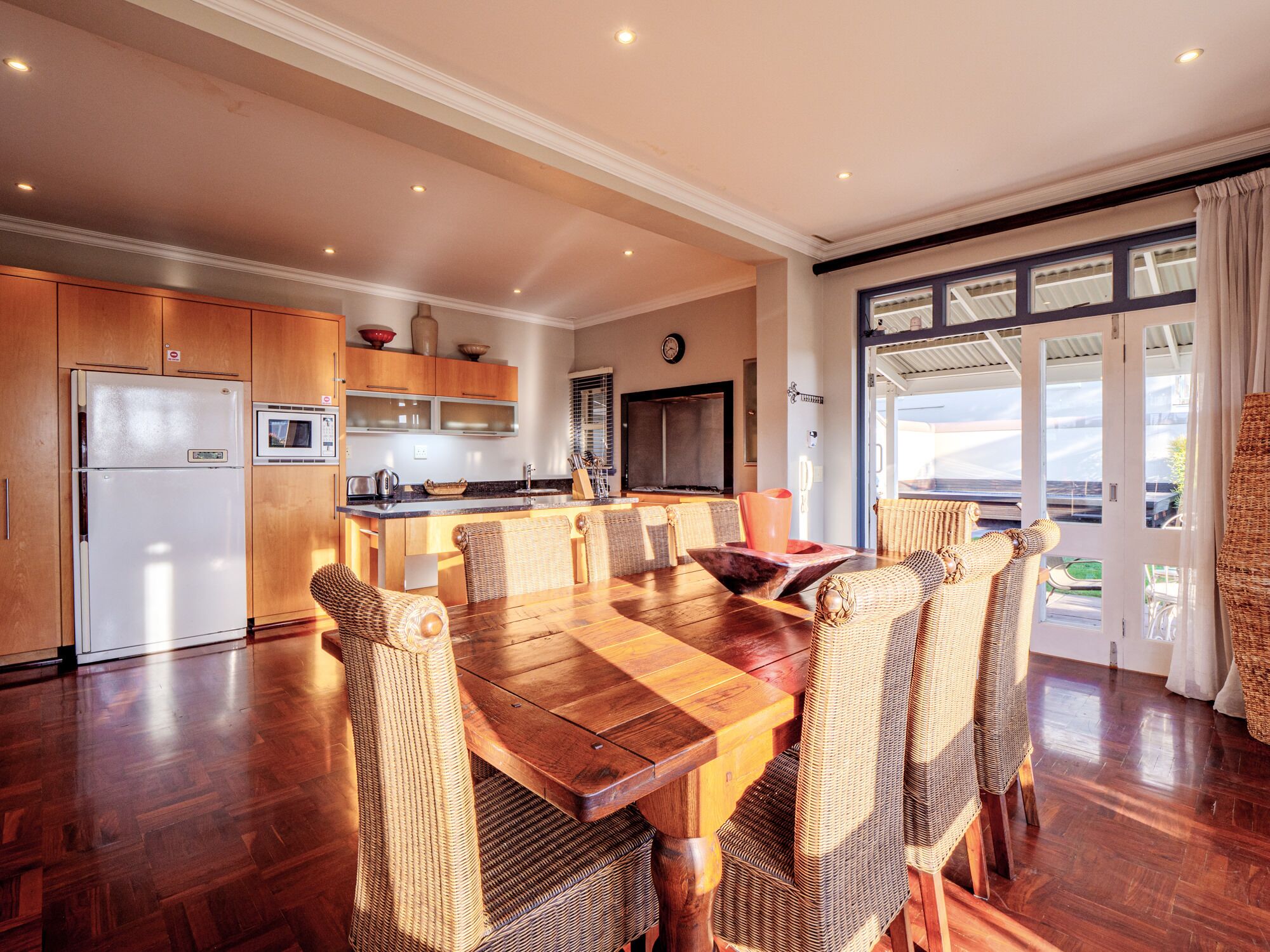 House (3 Bedrooms) | Dining room