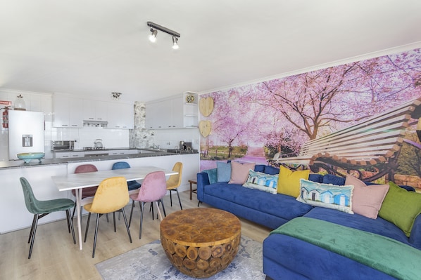 Apartment (3 Bedrooms) | Living area | LED TV