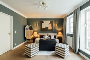 Minibar, decoración personalizada y muebles diferentes 